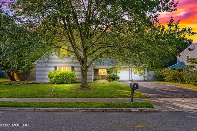 Primary Photo - 61 Berkshire Dr