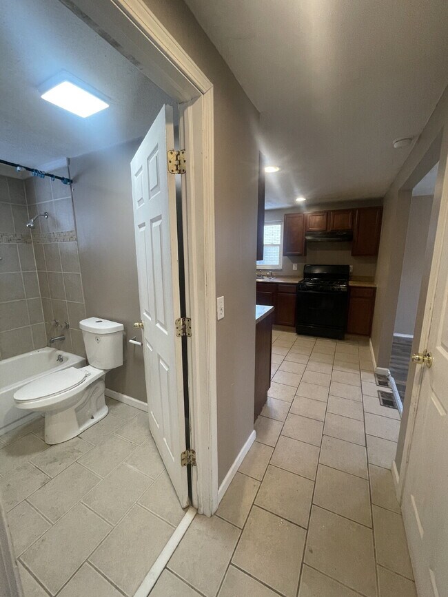 Building Photo - 149 Parkwood Rd