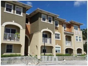 Building Photo - 10870 NW 88th Terrace