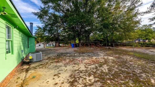 Building Photo - 6634 Hensley Dr