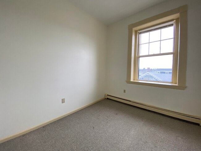 Building Photo - 521 Pine St