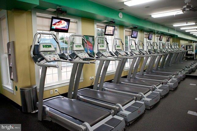 Building Photo - 43840 Hickory Corner Terrace