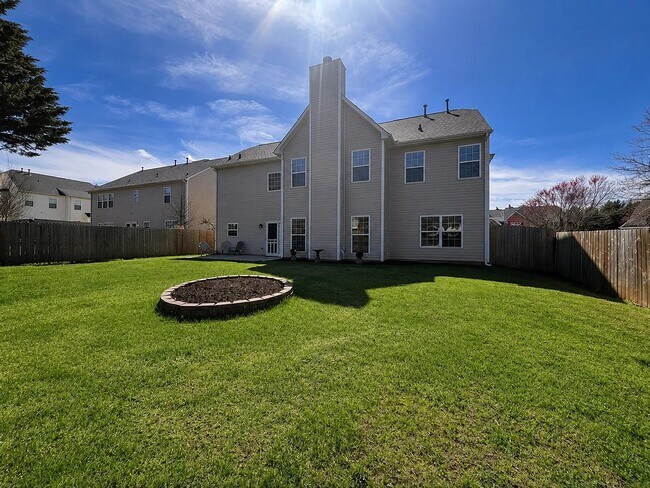 Building Photo - 10 Lynell Pl