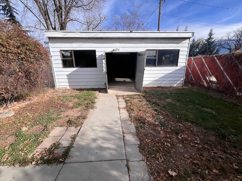 Building Photo - 1344 8125 S