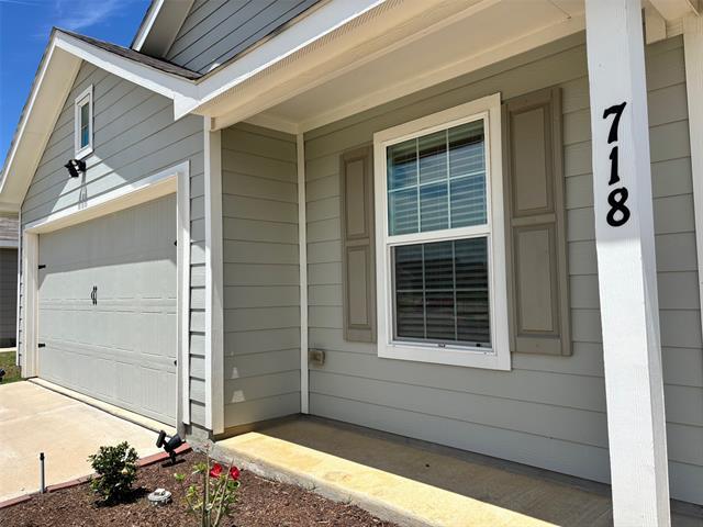 Building Photo - 718 Trestle Dr