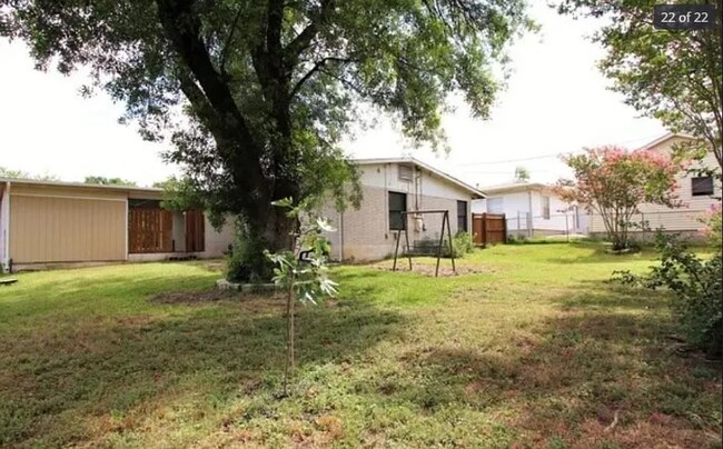 Building Photo - 334 Senova Dr