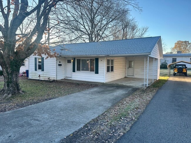 Primary Photo - House in Benton!