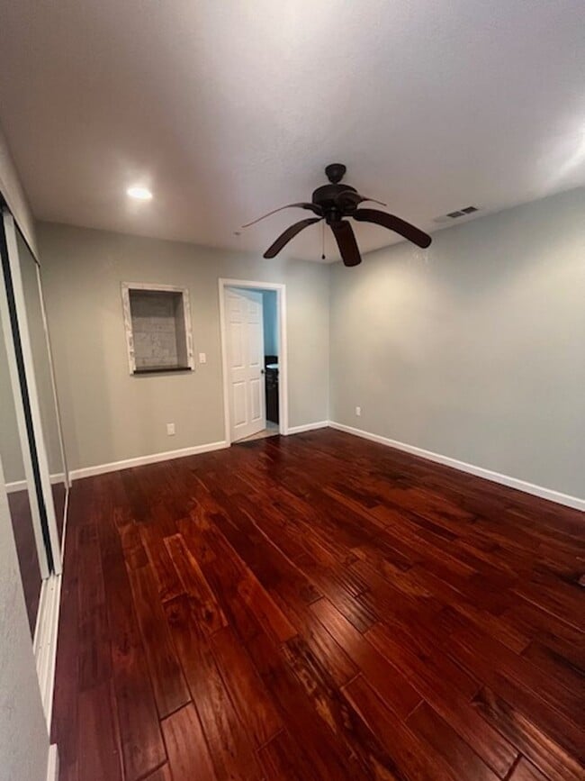 Building Photo - Charming Loma Linda Back House with All Utilities + Wi-Fi  Included