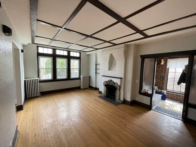 Building Photo - 1155 Saint Johns Ave