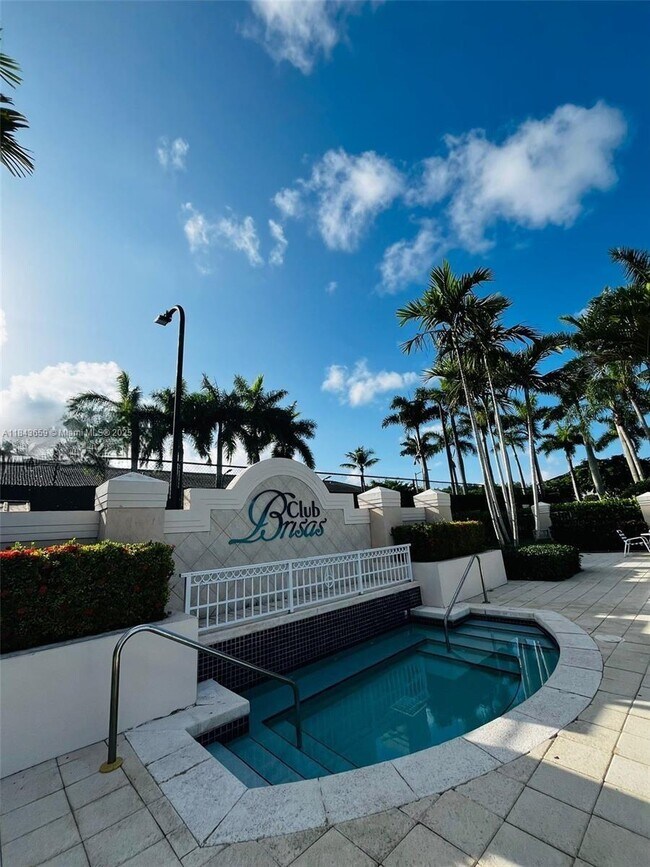 Building Photo - 5660 NW 115th Ct