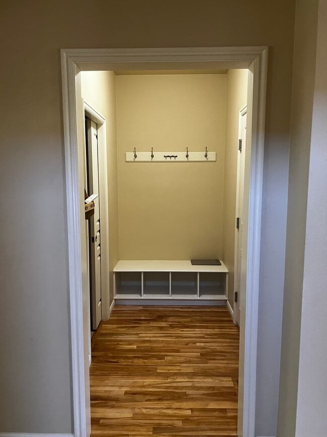 Building Photo - "Luxury Living: Stunning home with marble counter tops & Fireplace!"