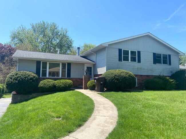 Primary Photo - 1408 W Daytona Dr