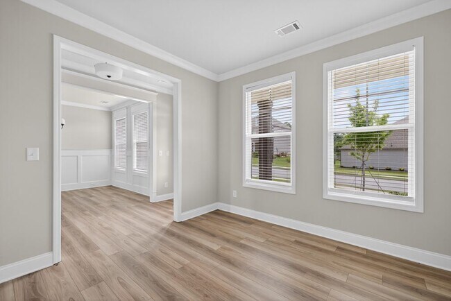 Building Photo - 4407 Silver Oak Dr