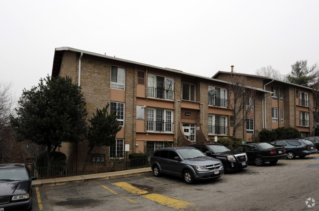 Building Photo - Skyline Apartments