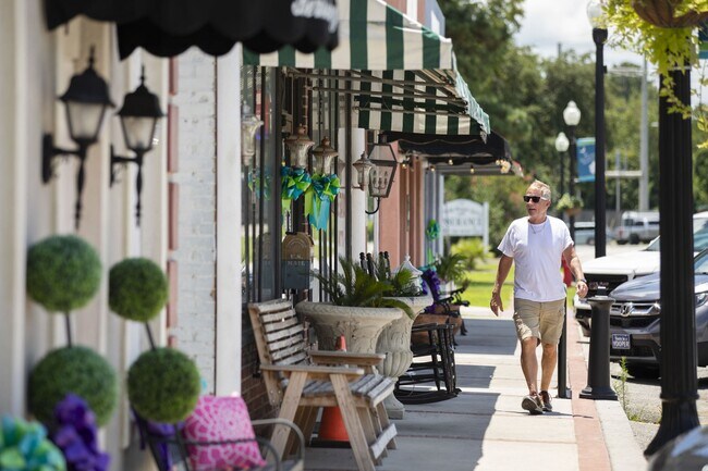 Building Photo - 175 Morning Line Dr