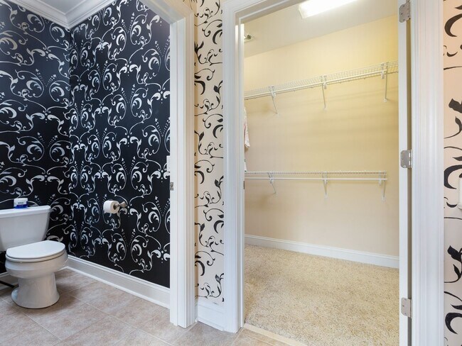 Building Photo - Beautiful 3 Bed 2 Bath Condo with Communit...