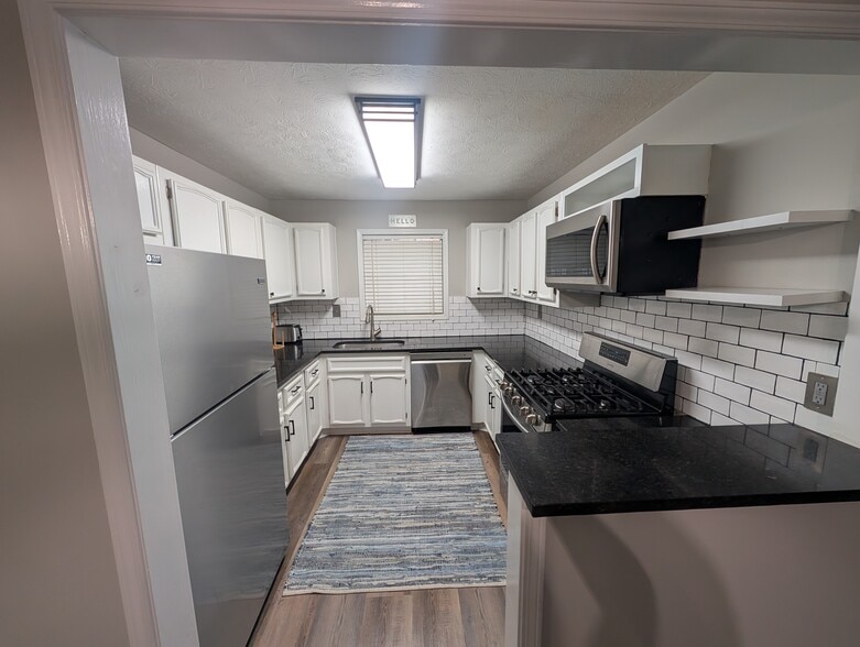 Kitchen-angle 1 - 1302 Natchez Trce