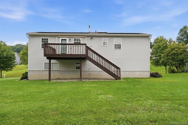 Building Photo - 17 Watkins Dr