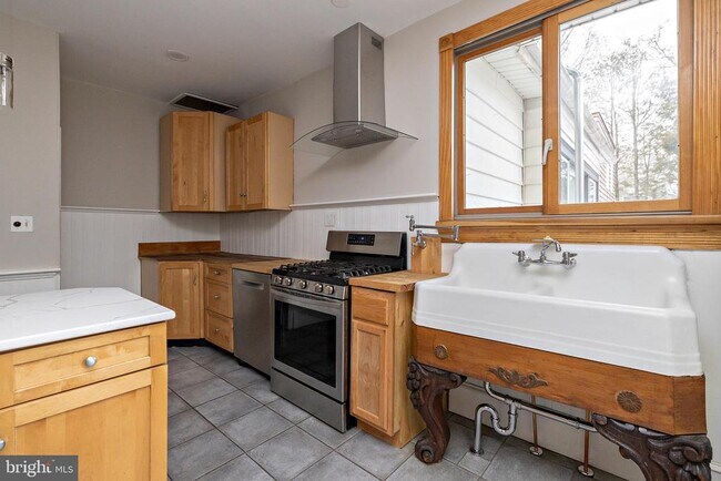 Building Photo - 208 S Atlantic Ave