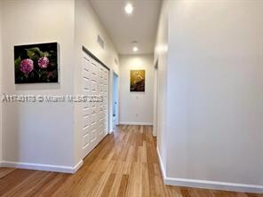 Building Photo - 965 NE 193rd Ter