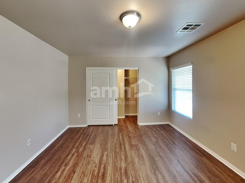 Building Photo - 10382 September Flower St