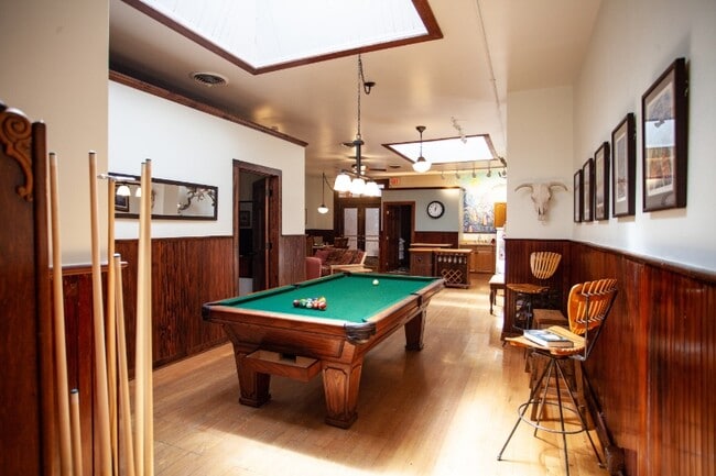 Building Photo - 119 S Main St