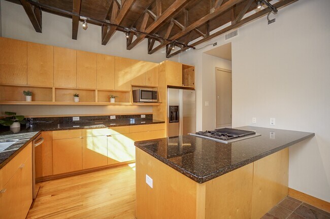 Building Photo - 228 Willard St