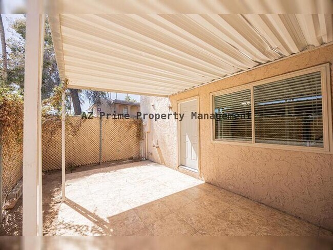 Building Photo - 7126 N 19th Ave