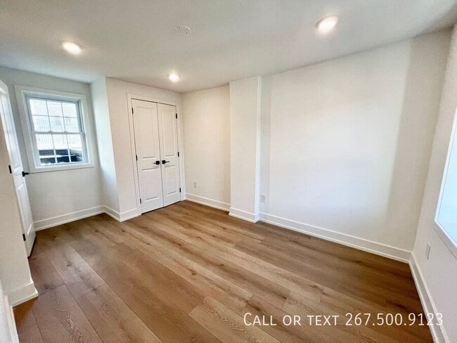 Building Photo - 2003 Amber St