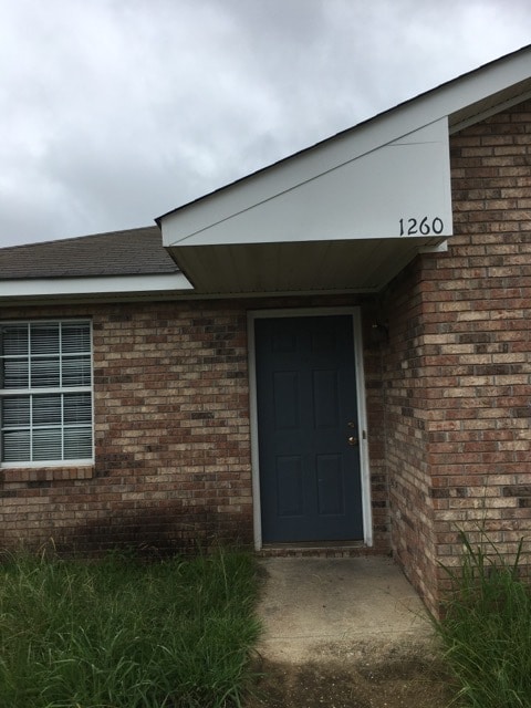 Building Photo - 2BR/2BA Duplex – Hassle-Free Living with Lawn Care Included