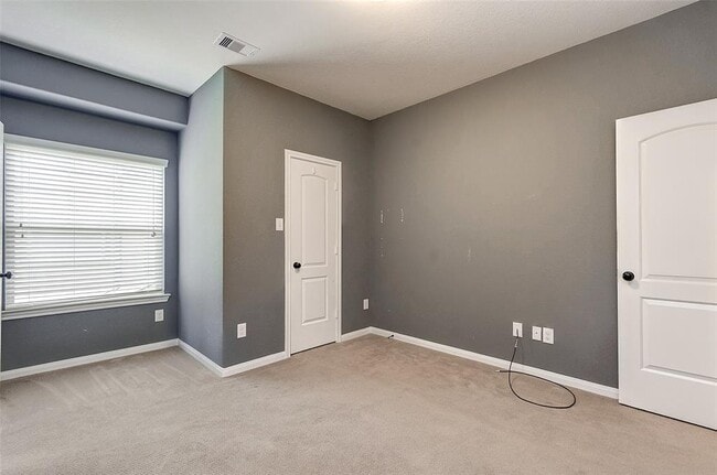 Building Photo - 16 Cheswood Manor Court