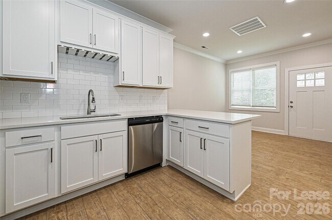 Building Photo - 1714 Club Rd