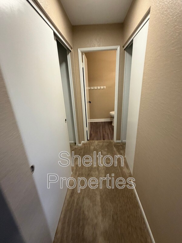 Building Photo - 501 W Tonopah Dr
