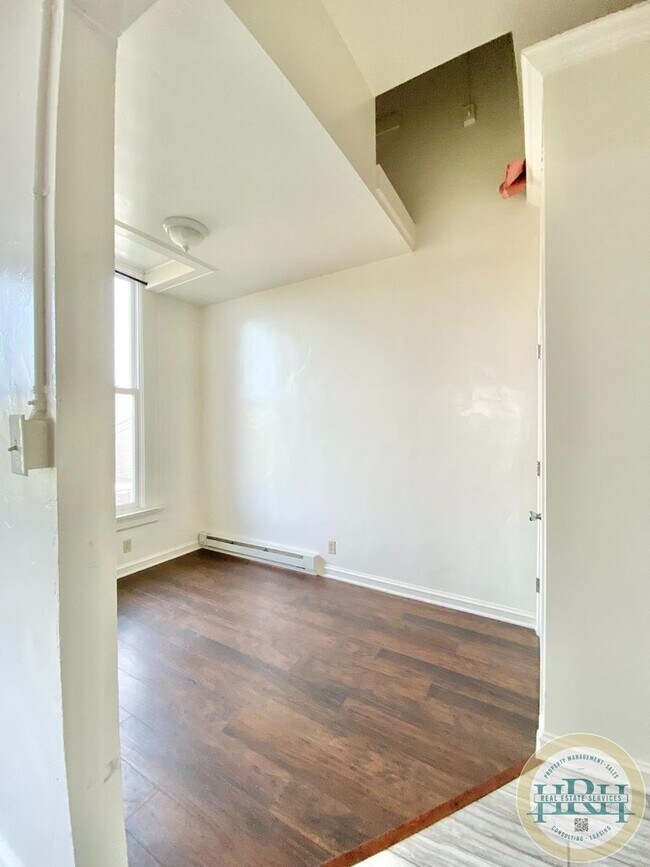 Building Photo - 818-820-820 Treat Ave