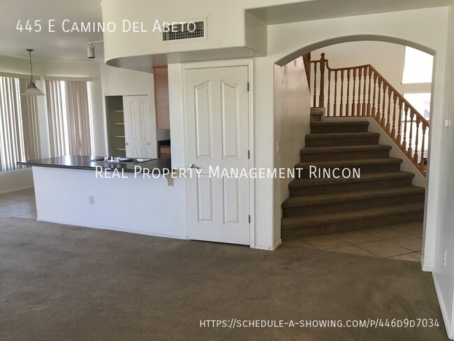 Building Photo - Luxury Living 4bd/2.5 bath in Rancho Sahua...