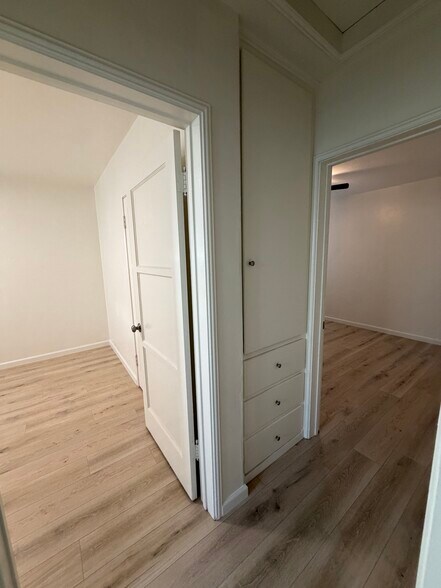 Building Photo - 1521 Dixon St