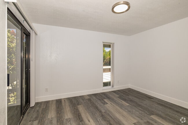 2BR, 1BA - 822SF - Primary Bedroom - Fair Oaks Heights Apartments