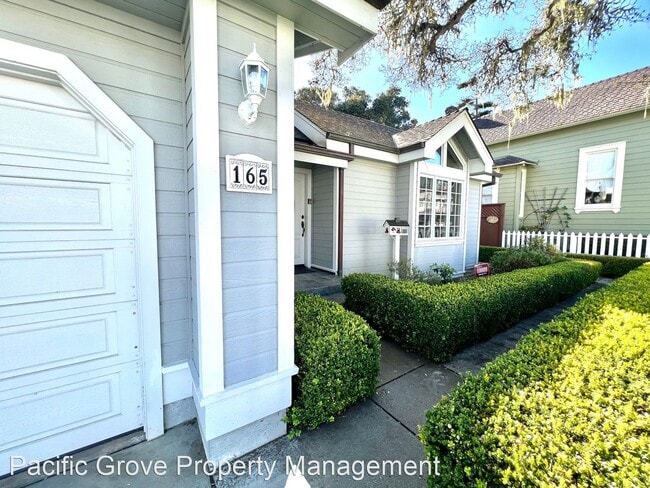 Building Photo - 3 br, 2.5 bath House - 165 Pacific Avenue