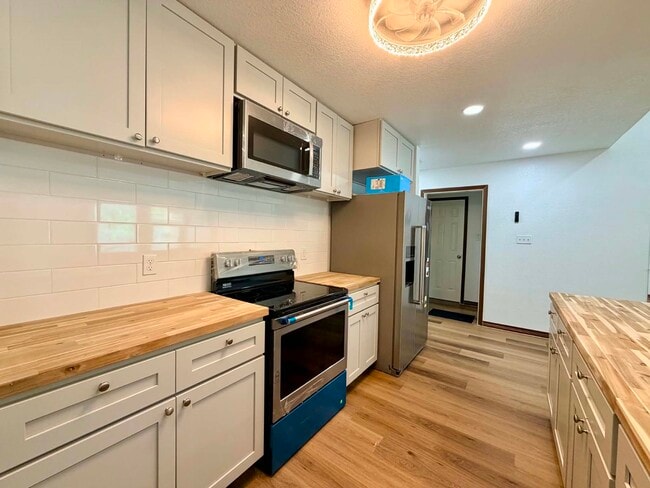Building Photo - 10715 Carvel Ln