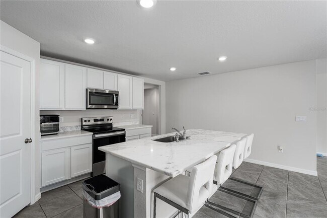 Building Photo - 12277 Mountain Is Trl