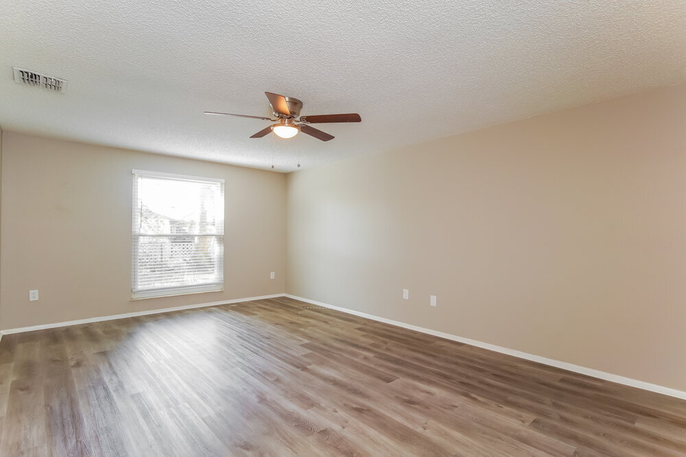 Building Photo - 1175 Lambert Ln