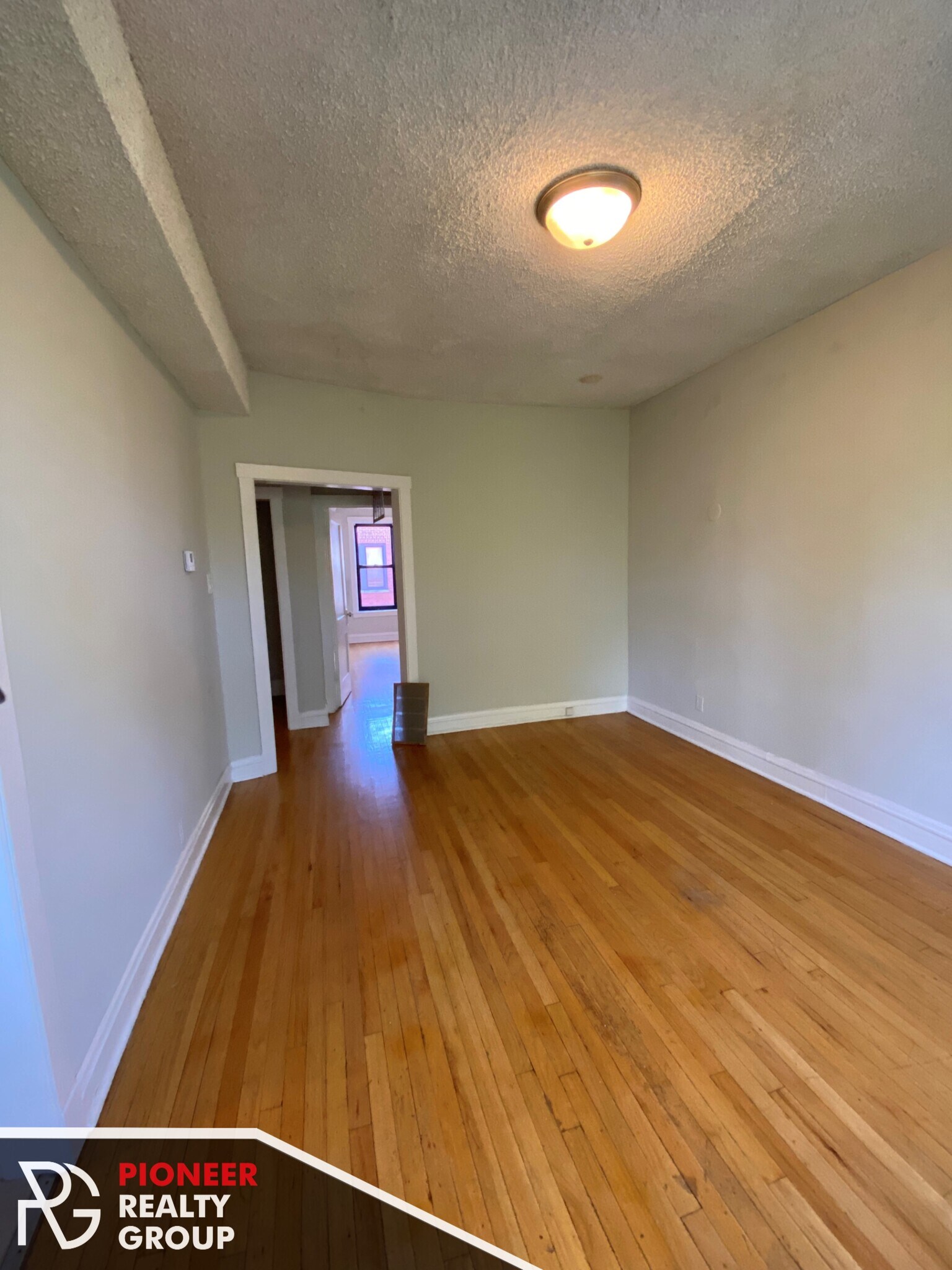 Building Photo - 3523 N Racine Ave