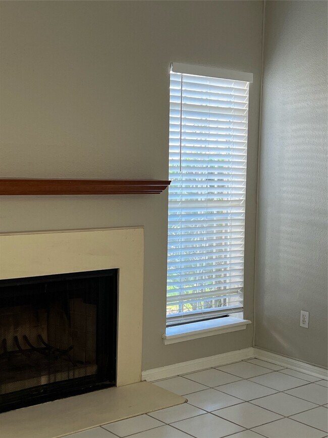 Building Photo - 7575 Cambridge St