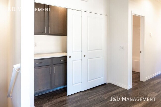 Building Photo - 8123 Cascio Ct