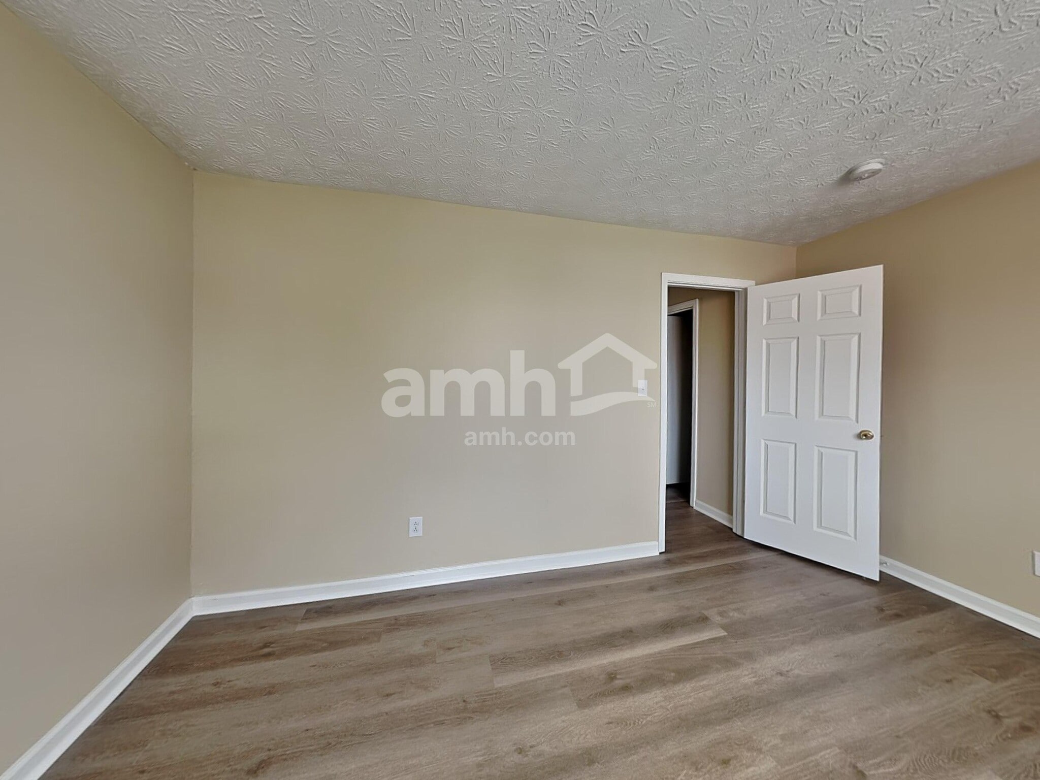 Building Photo - 5705 Valhalla Way