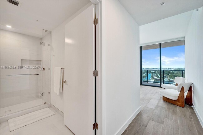 Building Photo - 900 N Ocean Blvd