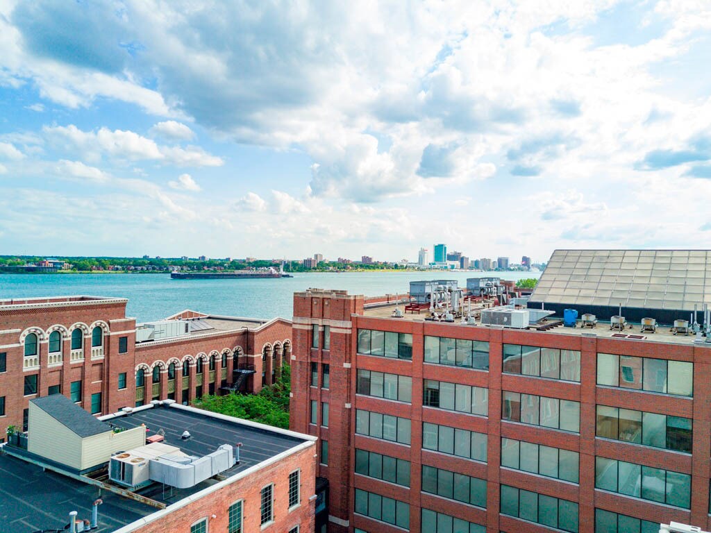 Building Photo - 200 River Place Dr