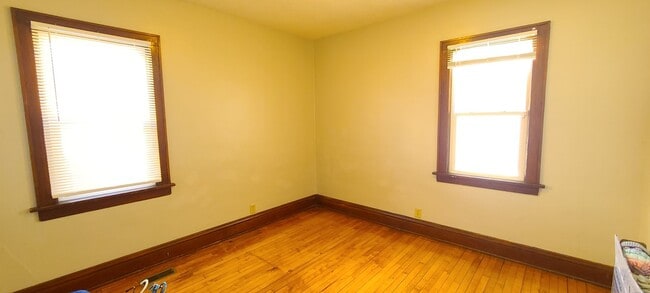 Building Photo - Charming 2 Bedroom Home in Minneapolis!!