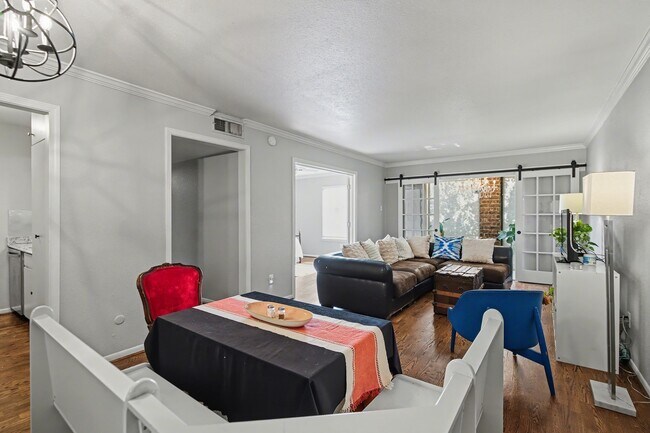 Building Photo - 7575 Katy Fwy