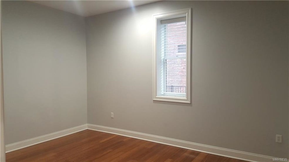 Building Photo - 220 Franklin St